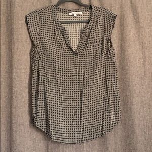 Black and white pattern top